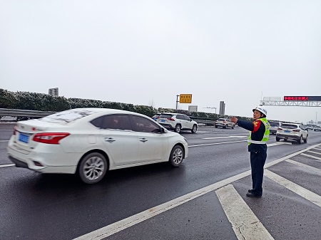 1738985018904.jpg 關鍵區域巡邏保通 (1).jpg